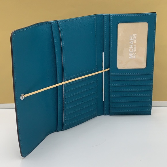 MICHAEL KORS JET SET TRAVEL LARGE TRIFOLD LAGOON COLOR - Picture 7 of 16